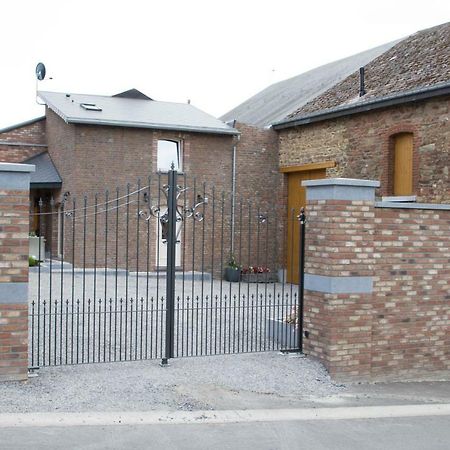 L'Etable D'Evelyne Hotell Bastogne Exteriör bild