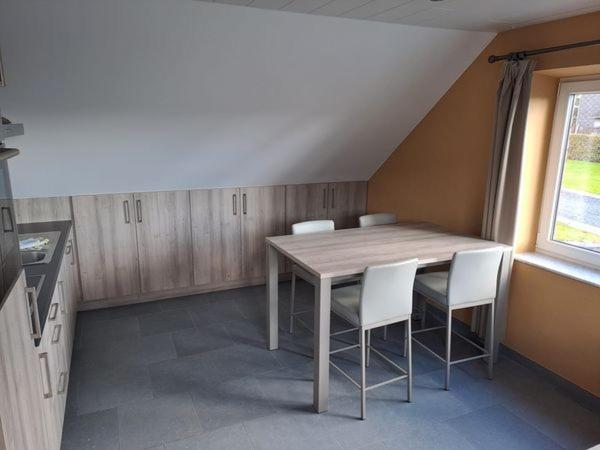 L'Etable D'Evelyne Hotell Bastogne Exteriör bild