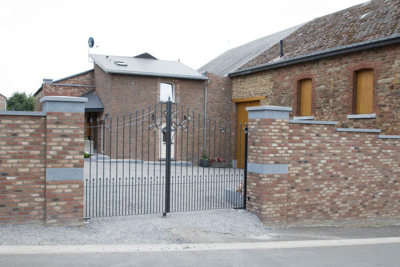 L'Etable D'Evelyne Hotell Bastogne Exteriör bild