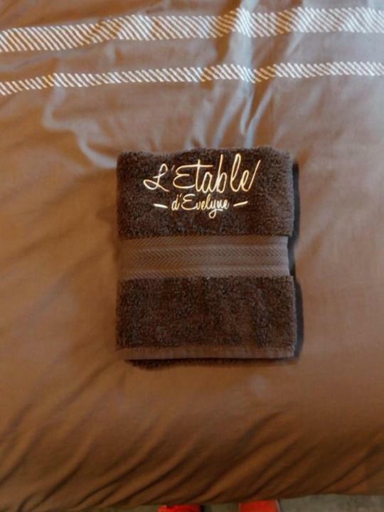 L'Etable D'Evelyne Hotell Bastogne Exteriör bild